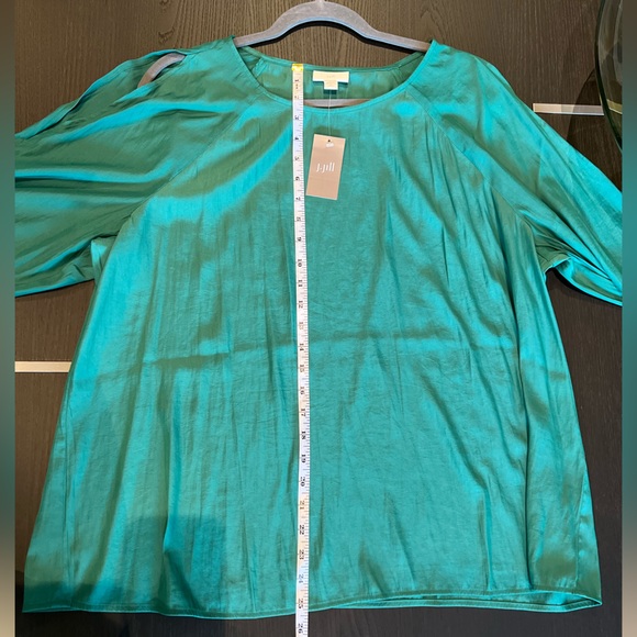 NWT J.Jill Silky Open-Shoulder Meadow Green Smocked Sleeve Blouse XLP - Picture 7 of 12